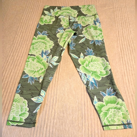 AERIE FLORAL LEGGINGS. SIZE XL. - Picture 5 of 7